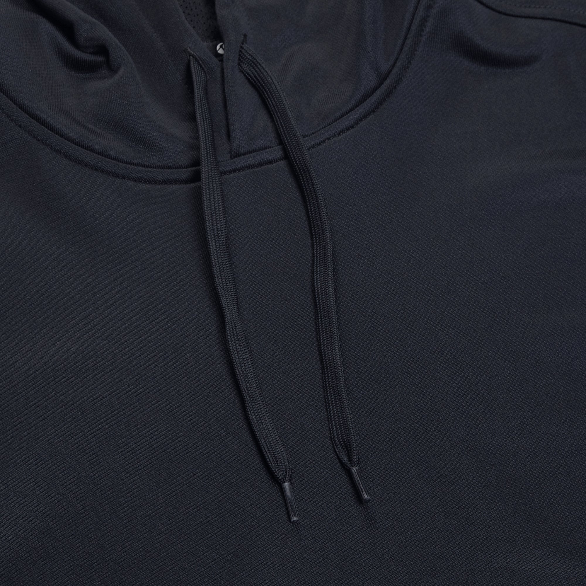 Close-up of the adjustable drawstrings on the Birr RFC Canterbury CCC Training Hood, designed for comfort and style. Ideal for supporters of Birr Rugby in Birr.